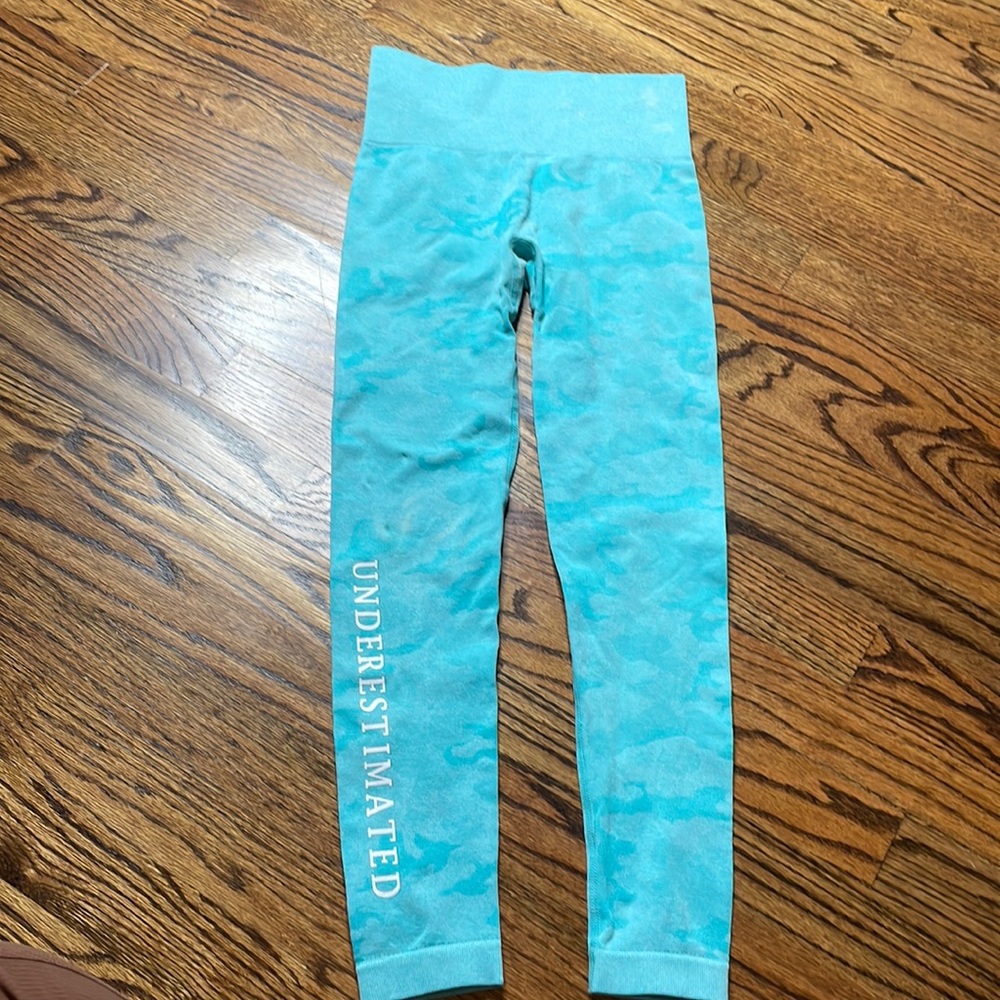 Green light Camo leggings with butt lift